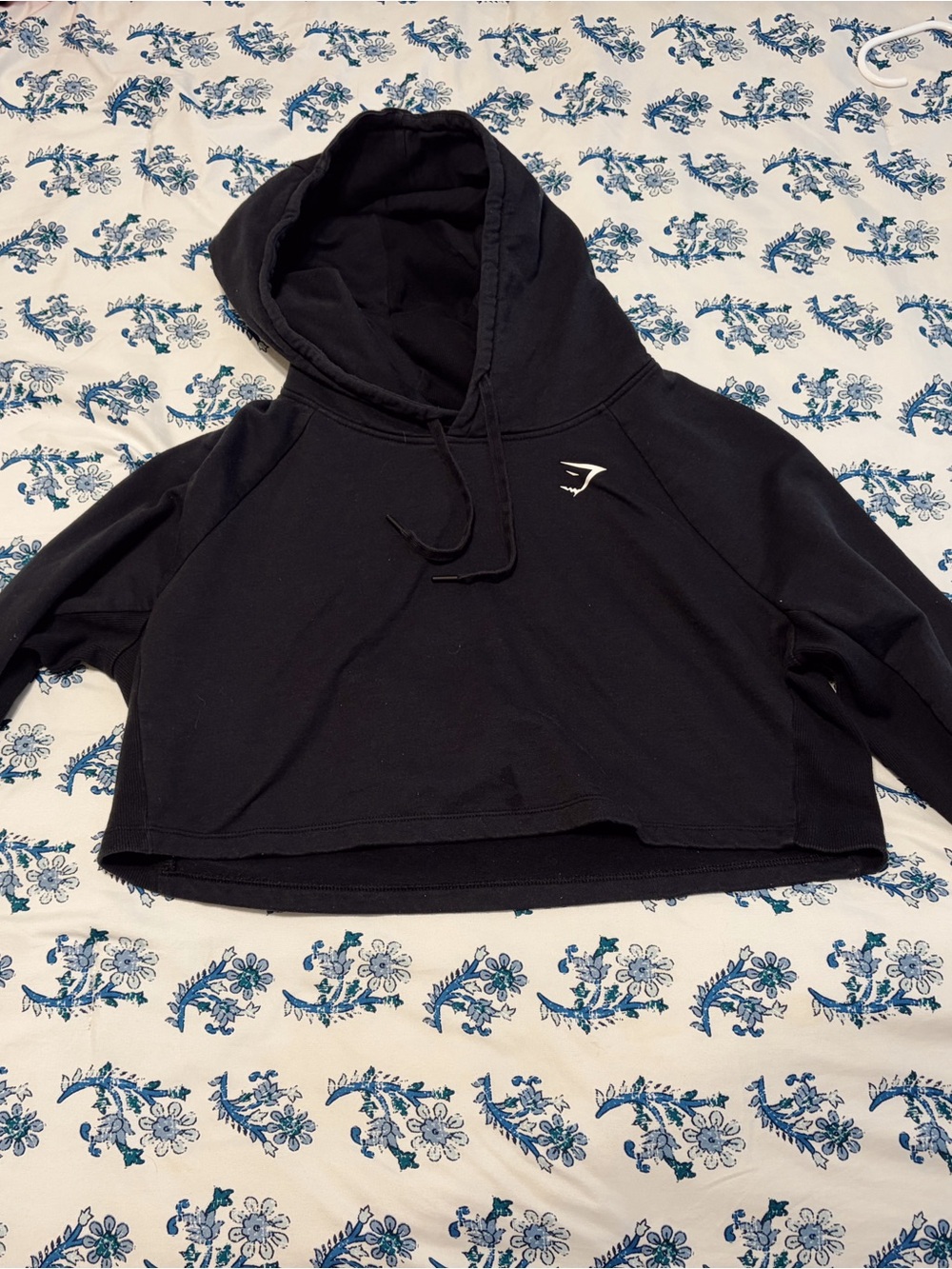 Gymshark Black Cropped Hoodie - Women's Pullover with Logo